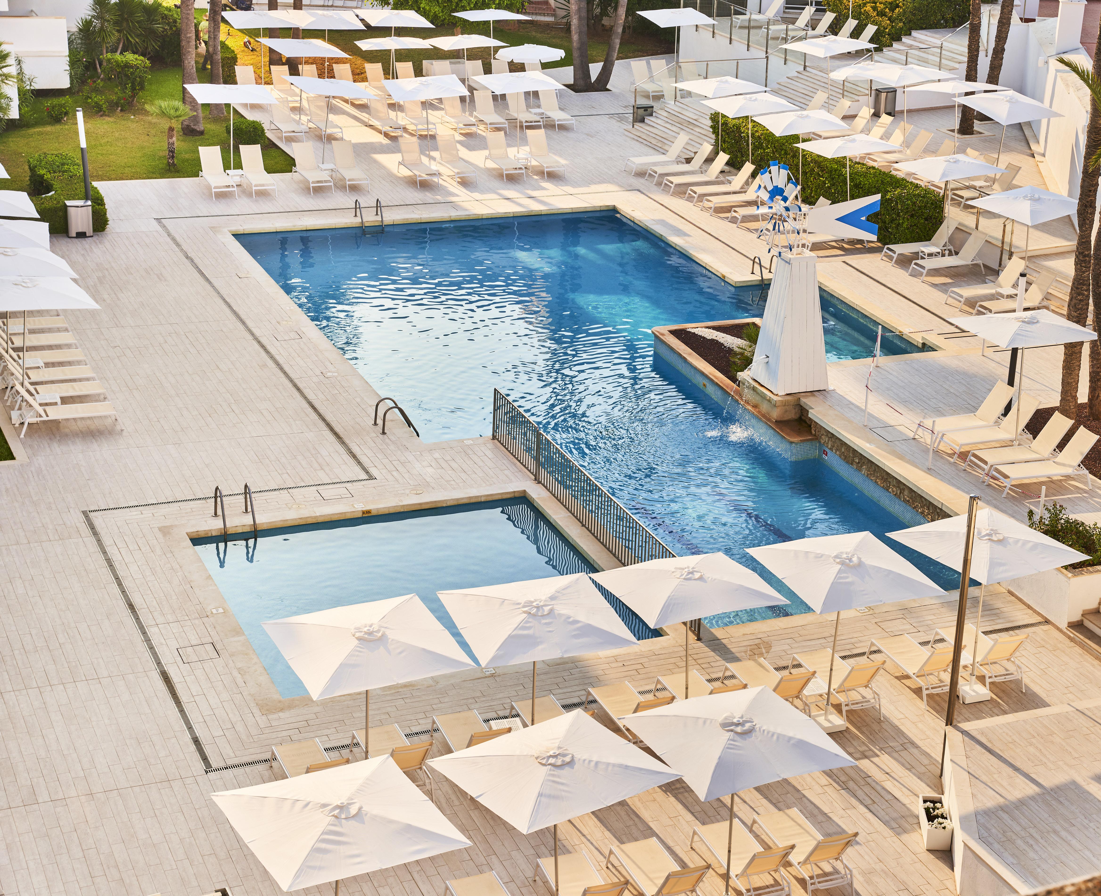Globales Cala Bona Hotel Cala Bona  Exterior photo