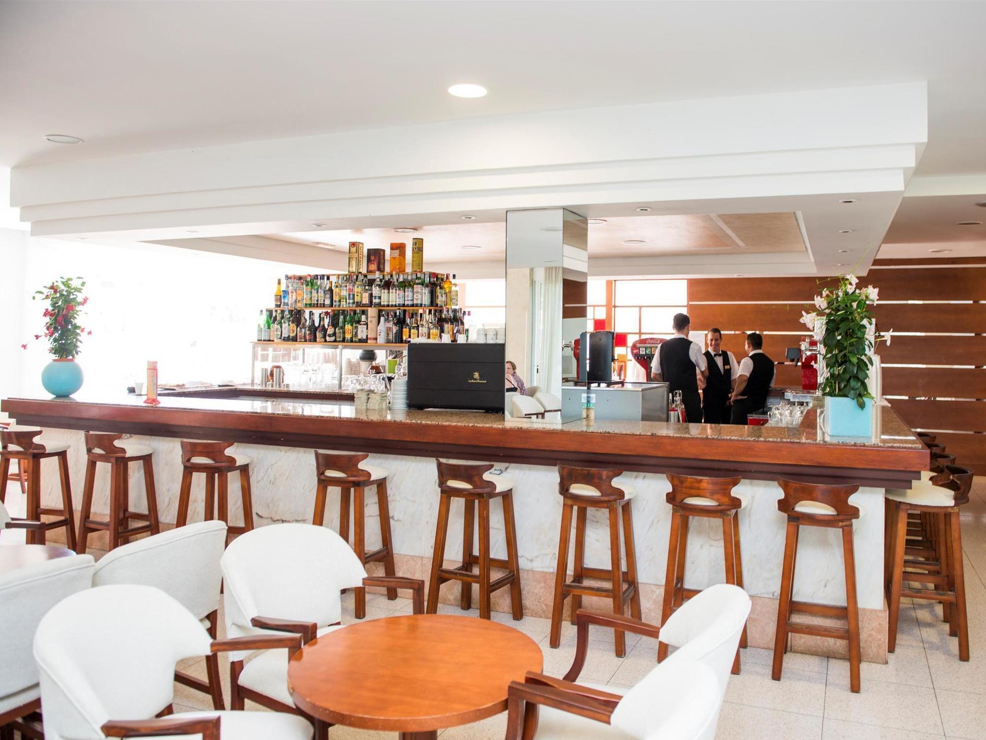 Globales Cala Bona Hotel Cala Bona  Exterior photo